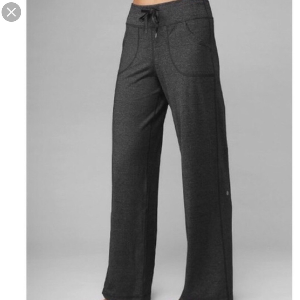 Lululemon Gray straight wide leg pant w/pockets 4